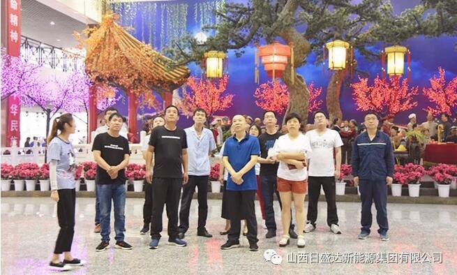 党日寻红光 展馆寄情思