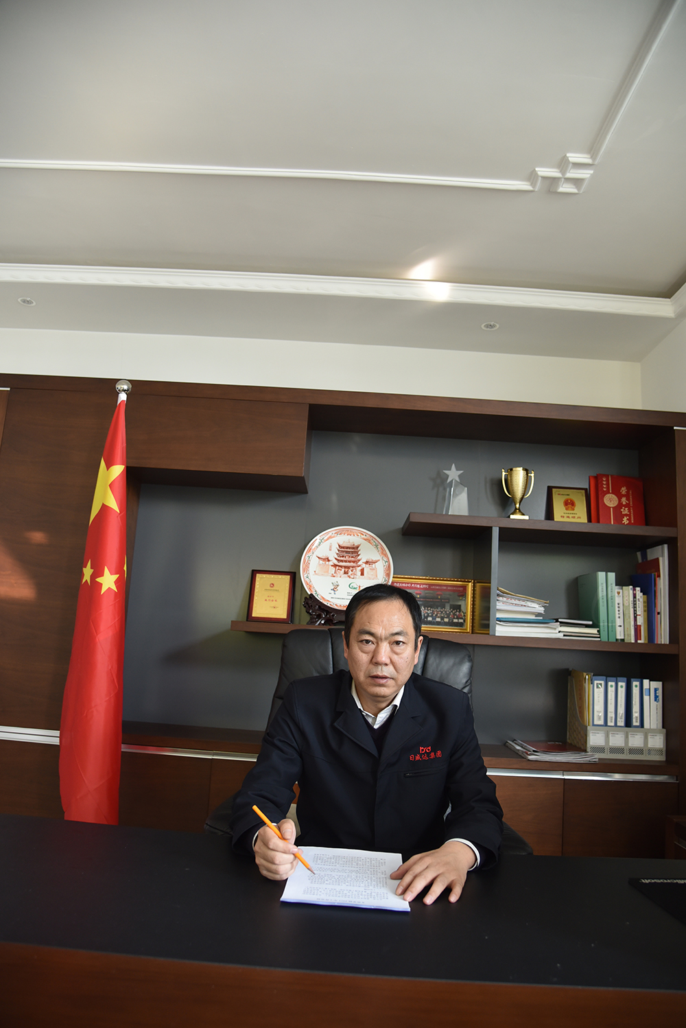 奋进景色新 跃起蓝图美
