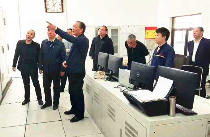 市工商局局长带领市、县以及经开区相关人员一行莅临日盛达集团进行调研