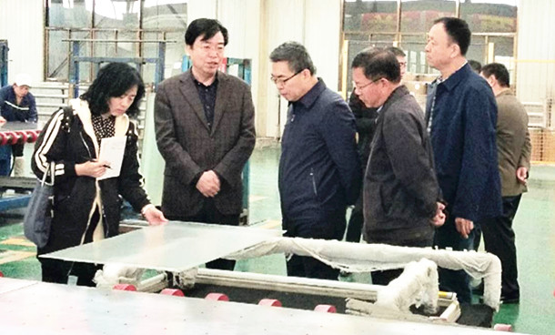 省委宣传部副部长杨茂林带领相关人员莅临“日盛达”集团进行考察调研